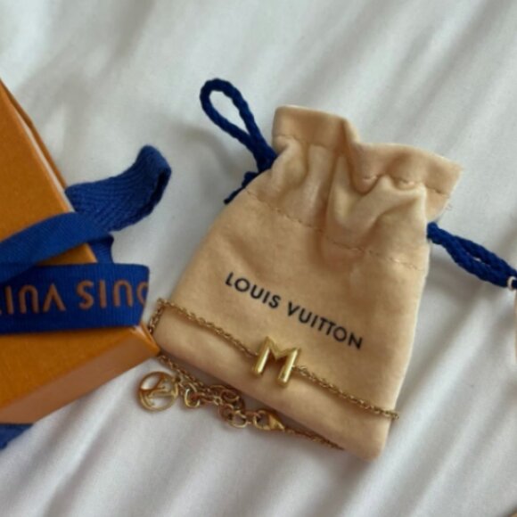 Louis Vuitton LV & Me Bracelet, M - Picture 1 of 5
